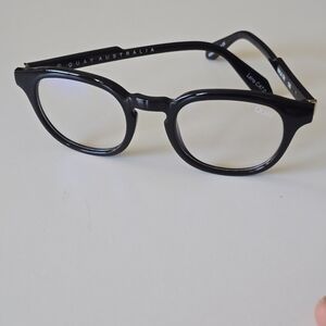 Quay Australia walk on clear lenses eyeglasses